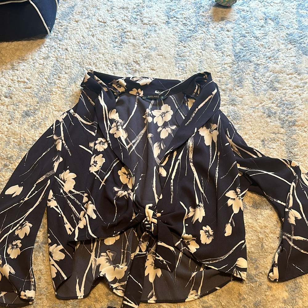 Zara Open Front Top Size Medium - image 1